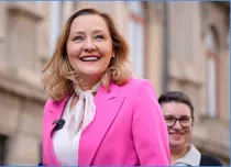 Cât a costat rochia purtată de Elena Lasconi la dezbaterea Digi24. Ținuta semnată de o vedetă locală a stârnit un val de reacții