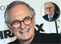 Alan Alda nu se lasă doborât de Parkinson. Actorul din „M*A*S*H” a bifat o apariție specială în serialul Netflix „Patru anotimpuri”