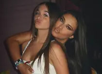 Maya, fiica Antoniei are 16 ani și permis de conducere în Italia. Noi imagini cu adolescenta
