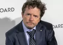 Michael J. Fox revine pe micile ecrane după retragerea din actorie. Starul suferă de Parkinson