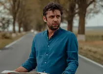 Alecsandru Dunaev, imagini rare din copilăria lui. Actorul din „Adela”, copleșit de emoții: „Un mare nod în gât!”
