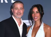 Brad Pitt și Ines de Ramon au strălucit la premiera „F1” din New York. Ținutele care au atras toate privirile