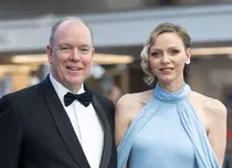 Iubire sau clauză contractuală? Ce ascunde, de fapt, zâmbetul lui Charlene de Monaco. Contractul secret care o ține „prizonieră” la palat