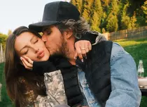 Cuza și iubita lui, Alexandra, sărbătoresc un an de relație. Ce imagini tandre au publicat: „Am ales să rămânem împreună”
