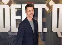 „Dept. Q” va reveni cu sezonul 2 la Netflix: Matthew Goode se întoarce în rolul detectivului Carl Morck. Ce alți actori se alătură distribuției