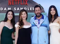 Cine sunt fiicele lui Adam Sandler: Sadie și Sunny, tinerele actrițe care calcă deja pe urmele tatălui lor