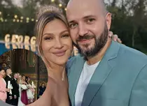 Lora și Ionuț Ghenu, nași la nunta surorii lui. Artista a impresionat cu ținutele și momentul artistic de la petrecere