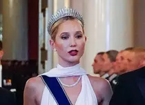 Cine este Maria-Olympia a Greciei, cea mai rebelă prințesă. A colaborat cu Dior, iar Regele Charles i-a fost naș