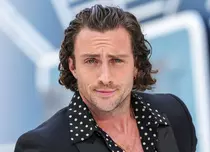Aaron Taylor - Johnson se pregătește să intre în rolul lui James Bond. Ce l-a dat de gol, deși neagă că a preluat ștafeta de la Daniel Craig