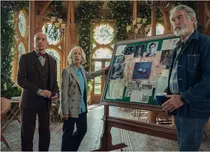 „Clubul crimelor de joi” pe Netflix: Helen Mirren și Pierce Brosnan rezolvă mistere cu umor și suspans