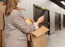 Boxe de depozitare în București: soluția smart când casa devine prea mică