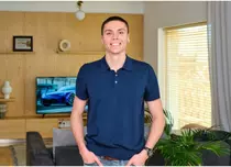 Cum arată casa lui David Popovici. Înoată în lux: reședință modernă, curte generoasă și acces la piscină semiolimpică