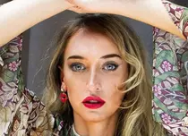 Sora Ilonei Brezoianu a împlinit 45 de ani. Mesajul amuzant transmis de actriță: „Pun poza asta de când am devenit femei serioase”