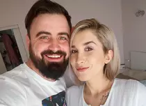 Cum arată părinții Addei de la Power Couple 2026. Cât de bine seamănă artista cu mama sa
