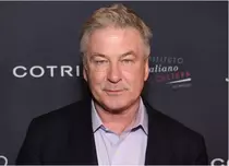 Alec Baldwin, implicat într-un accident în Hamptons: „Un camion de gunoi cât o balenă mi-a tăiat calea”
