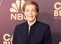 Julie Andrews a împlinit 90 de ani. Are o carieră prolifică și a debutat pe scenă în timpul celui de-al Doilea Război Mondial