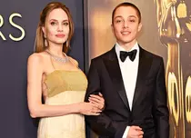 De la Hollywood la ringul de box: Knox Jolie-Pitt impresionează cu noul său look. Cum arată acum fiul de 17 ani al Angelinei