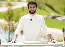 Chef Richard Abou Zaki, dezvăluiri din culisele „Chefi la cuțite”: „Suntem ca o familie – cu adrenalină, glume și mult respect”. EXCLUSIV