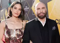 Fiica lui John Travolta, pictorial provocator pentru o revistă. Cum s-a fotografiat Ella Bleu