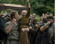 Două seriale din universul „Game of Thrones” vor avea sezoane noi. Când sunt programate noile episoade din „Cavalerul celor Șapte Regate” și „Casa dragonului”