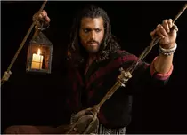 Surpriză pentru fanii lui Can Yaman: Voyo lansează serialul „Sandokan”. Tigrul Malaeziei se întoarce pe micul ecran