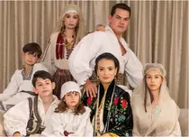 Vedetele din România cu cei mai mulți copii. Cine sunt „mamele eroine” din showbiz, în 2026