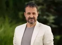 Andrei Aradits, imagine rară din copilărie! Cum arăta actorul echipat ca un „miner” și ce detaliu i-a rămas neschimbat până azi