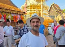 Cosmin Seleși, imagini spectaculoase din Thailanda. Prezentatorul Pro TV, cucerit de energia orașului Chiang Mai: „Magic!”