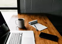 Record pe piața muncii în ianuarie 2026: Un milion de români și-au căutat un nou loc de muncă. Care sunt domeniile vedetă