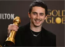 Timothée Chalamet câștigă primul Glob de Aur din carieră pentru „Marty Suprem”. Când ajunge filmul în cinematografele din România