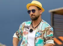 Dani Oțil, pe motocicletă la patru ace. Prezentatorul a participat la Distinguished Gentleman’s Ride în București