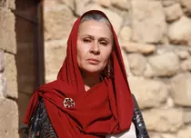 Cine este nemiloasa Sadakat Albora din „La marginea lumii”. Actrița Gonca Cilasun a jucat în Fiica ambasadorului