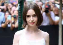 Lily Collins va fi Audrey Hepburn, dar fanii sunt furioși! Cine este artista despre care mulți spun că „s-a născut” pentru acest rol