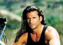 Reuniune de gradul zero în Los Angeles: Lorenzo Lamas, apariție spectaculoasă la brațul lui Heather Locklear. Cum arată „Renegatul” la 68 de ani