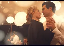 Ryan Murphy lovește din nou: „Poveste de dragoste John F. Kennedy Jr. și Carolyn Bessette”, premiera zilei pe Disney+. Detalii despre noul serial-eveniment