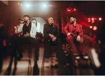 Smiley, Alex Velea și Connect-R lansează „Două vorbe-n plus”. Piesa emoționantă despre o dragoste care „n-a durat, dar a durut”