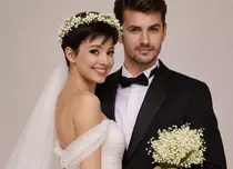 Karina Jianu și Vlad Udrescu, mire și mireasă! Imaginea virală care a pus pe jar fanii serialului „Ana, mi-ai fost scrisă în ADN”