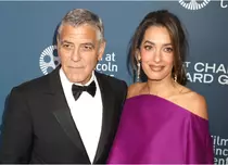 George și Amal Clooney, apariție strălucitoare la New York. Actorul, confesiuni rare despre gemenii săi la Gala Chaplin 2026