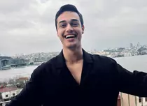 Cine este Kaan Miraç Sezen, actorul din „Ai nimănui”: Meseria neașteptată a părinților săi și motivul pentru care a renunțat la fotbal