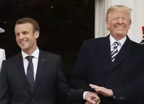 Macron l-a pus la punct pe Trump după glumele despre „palma” primită de la soție: „Nici elegant, nici la înălțime”
