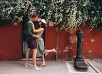Seri la terasă inspirate din serialele preferate, la început de vară 