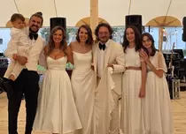 Vedetele au dat startul verii! Florin Dumitrescu, Andreea Marin și imaginile de poveste din online
