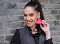 Imagini rare cu Irina Fodor și tatăl ei, în curtea casei părintești! Mesajul emoționant transmis de vedetă: „La mulți ani, tati!”