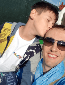 Calin Geambasu alături de fosta sotie si baietelul lor