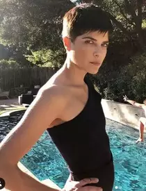 2021-02-26-15_01_20-Selma-Blair-@selmablair-•-Instagram-photos-and-videos