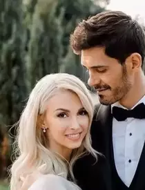 1-botosaneanca-viviana-sposub-printre-cele-mai-frumoase-asistente-tv-ce-spune-despre-ea-adela-popescu-fotogalerie-980×1024-2-980×1024-1