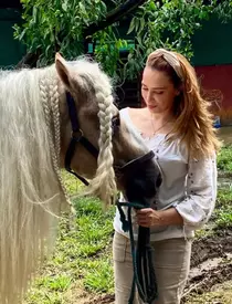 dupa-ce-a-batut-un-record-in-india-iulia-vantur-s-a-intors-in-romania-7-819×1024-1