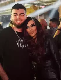 Cum-arata-fiul-Ralucai-Badulescu-3