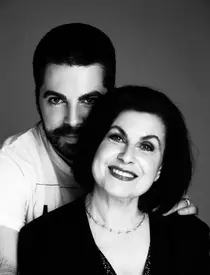 Cum arată mama lui Maurice Munteanu. Fotografie rară cu cei doi: "Doamne, ce ochi aveți amândoi"