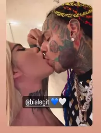 bia-khalifa-adevarul-despre-sarutul-controversat-cu-6ix9ine-zm-a-ales-pentru-ca-sunt-bia-khalifa_2